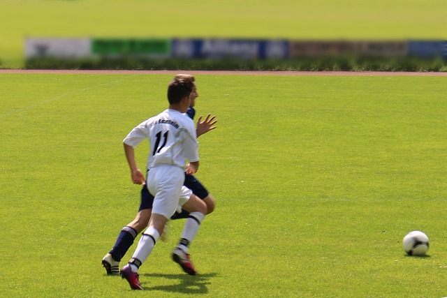 背后离不开 背后离不开